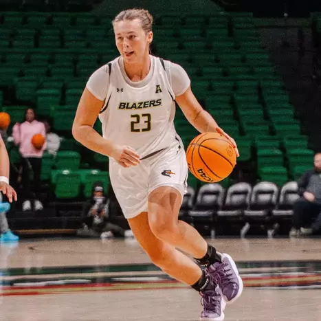 Women’s Basketball Rolls Past Alcorn State, 70-32