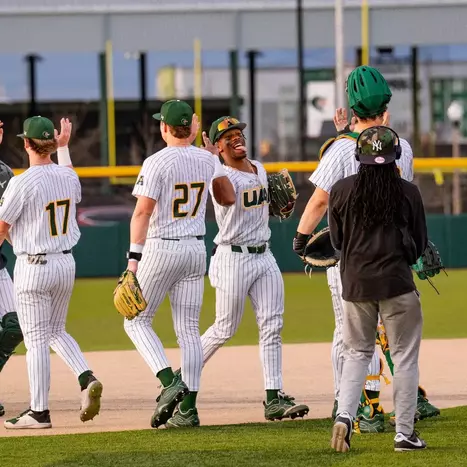 UAB Baseball Takes 2-0 Series Lead Over Cincinnati, 8-3