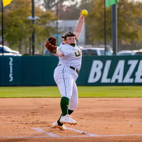 Late Homer Lifts Charlotte Over Blazers