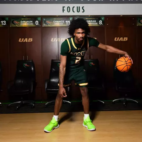 Men's Basketball Adds Three-Star Recruit Korie Corbett