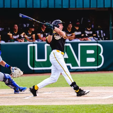 Beaver Receives American Conference Honorable Mention for Week 11