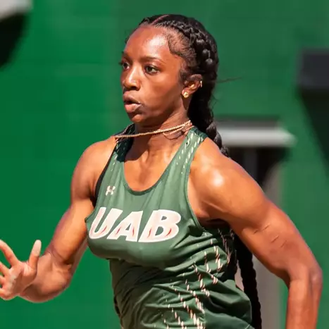 UAB 4x100 Team Highlights Day in Starkville
