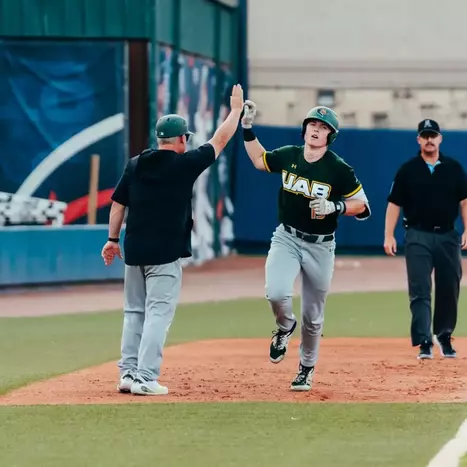UTSA Offense Explodes in 19-9 Win Over UAB to Even Series