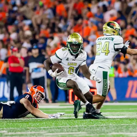Blazers Battle in Season-Opening Loss at Illinois