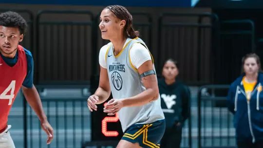 Skylar Forbes takes part in a preseason practice ahead of the 2026-27 season