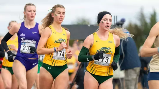 Mia Hoffmann, Logan Harz