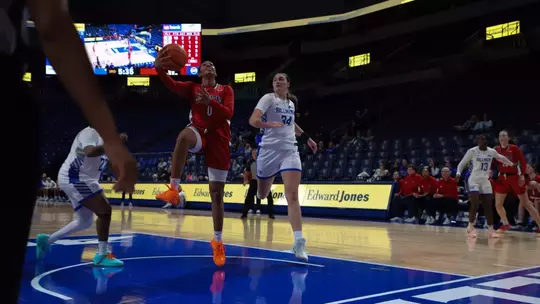 Tierra Simon shooting a layup