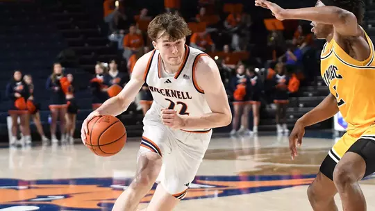 Amon Dörries drives to the basket while playing for Bucknell