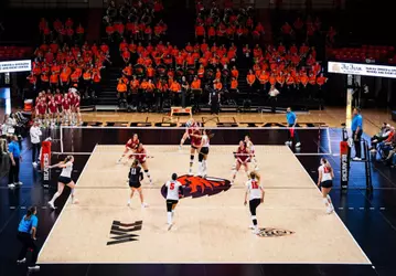 VB crowd vs. Wazzu 110225