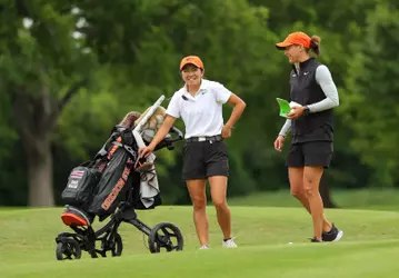 Head Coach Dawn Shockley and Raya Nakao at the 2025 NCAA Women's Golf Regionals
