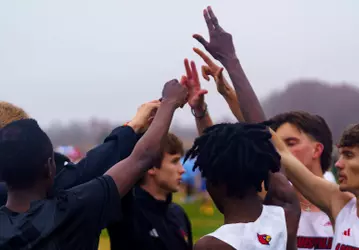 Men's cross country breaks down the huddle at the NCAA Championships