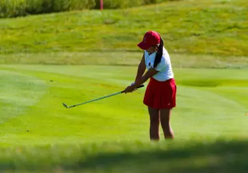 Thienna Huynh chips at Cardinal Cup