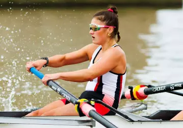 Ellie Fazio rows during a race