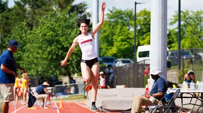 Alba Cuns Iglesias competes in the triple jump at the 2026 Jim Freeman/Clark Wood Invitational.