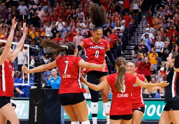 Louisville celebrates sweeping Texas in Nashville