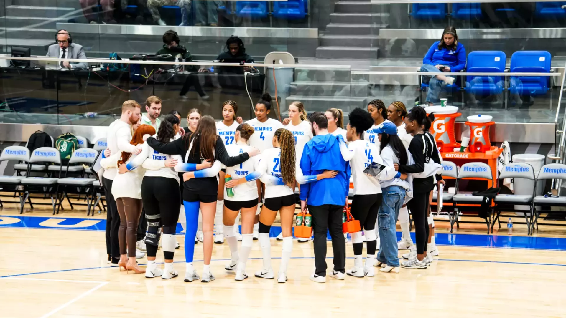 VB huddle against South Florida