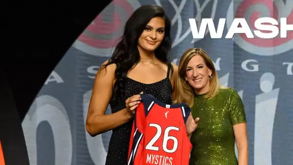 Lauren Betts_WNBA Draft (April 13)