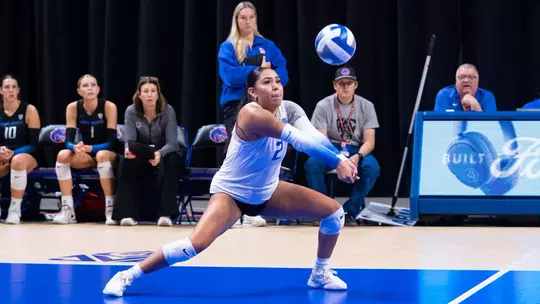 Broncos Edged Out by Bulldogs