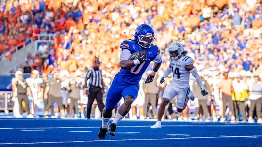 Boise State Ranked No. 23 in Latest AP Poll
