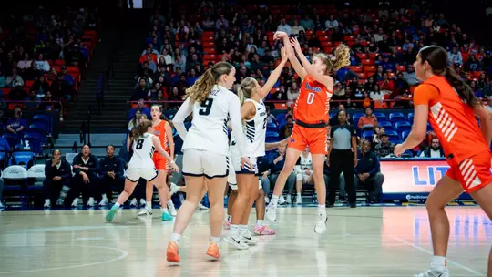 Tatum Thompson taking a shot