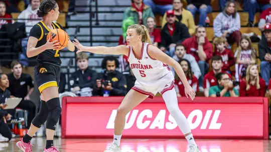 BLOOMINGTON, IN - January 11, 2026 - guard Lenée Beaumont #5 of the Indiana Hoosiers during the game between the Iowa Hawkeyes and the Indiana Hoosiers at Simon Skjodt Assembly Hall in Bloomington, IN. Photo By Indiana Athletics