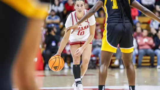 BLOOMINGTON, IN - January 11, 2026 - guard Shay Ciezki #10 of the Indiana Hoosiers during the game between the Iowa Hawkeyes and the Indiana Hoosiers at Simon Skjodt Assembly Hall in Bloomington, IN. Photo By Indiana Athletics