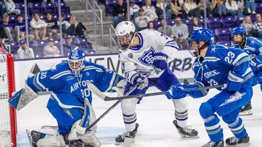 Image related to Wasik stops career-high 43 in 5-1 win at St. Thomas