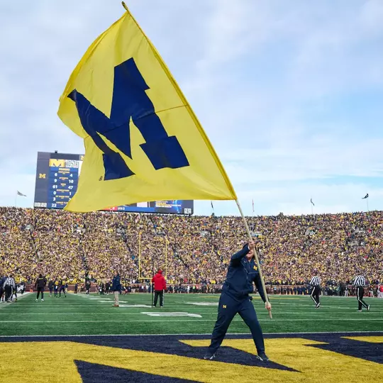 Cheer team football block m flag generic