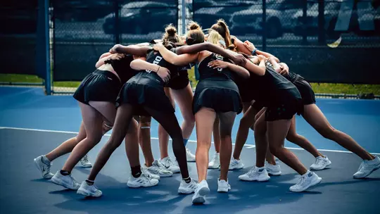 Women's Tennis Huddle