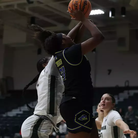 Women’s Basketball Takes Down Loyola (Md.), 67-55
