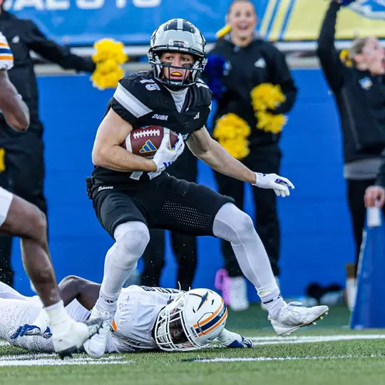 Football's Thaw Receives CUSA Fall Spirit of Service Award