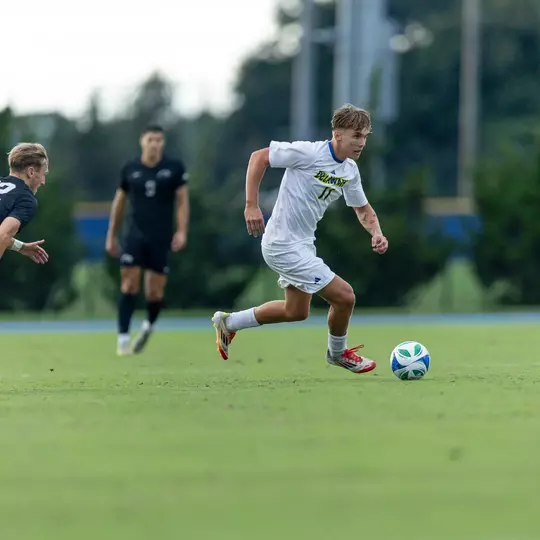 Stenner Named to TopDrawerSoccer Preseason Best XI Teams