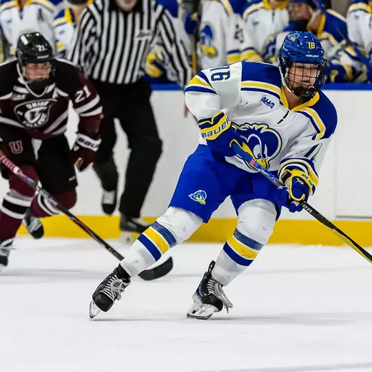 Ice Hockey Jumps Back Into AHA Play at Syracuse