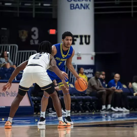 Men’s Basketball Connects on Game-Winning Shot as Time Expires to Defeat FIU, 68-66