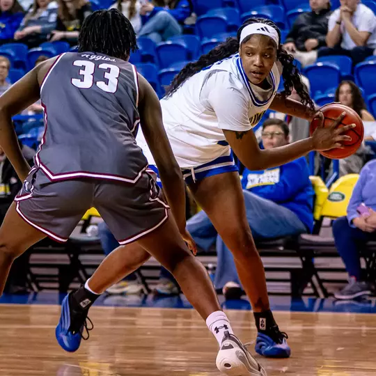 Cherisier Tallies Double-Double as Women’s Basketball Holds Off New Mexico State, 65-62