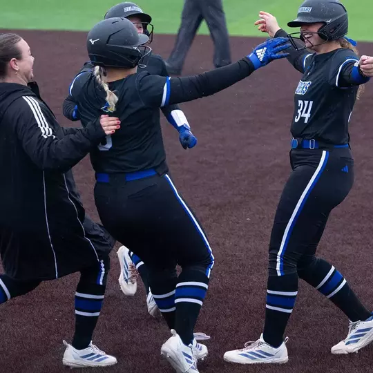 Softball's Seventh Inning Comeback Caps Off Doubleheader Sweep of Saint Joseph's