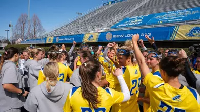Team Huddle vs. Mount St. Mary's