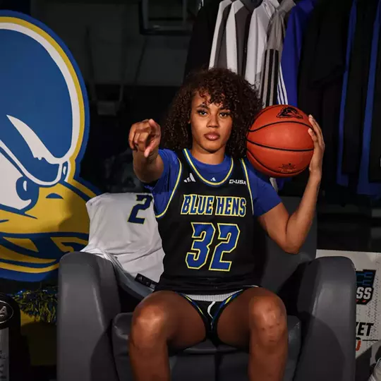 Women’s Basketball Lands Iowa Transfer Kennise Johnson