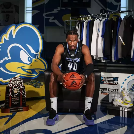 Men’s Basketball Completes Roster with Signing of Favour Egbuna