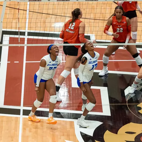 Volleyballs Earns First Win of Season in Straight-Set Victory Over Marist