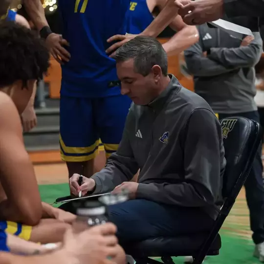 Men’s Basketball To Play Non-Conference Matchup at Wisconsin