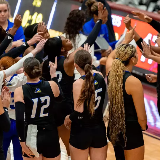 Volleyball Falls to Lafayette