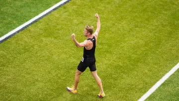 Isaiah Givens celebrates breaking facility record