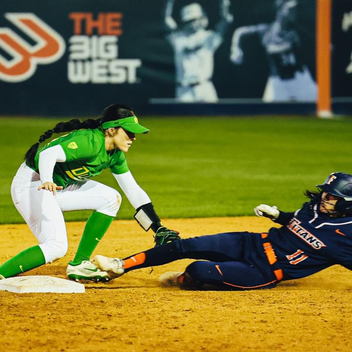 Ducks Pull Away from Titans with Eight-Run Seventh