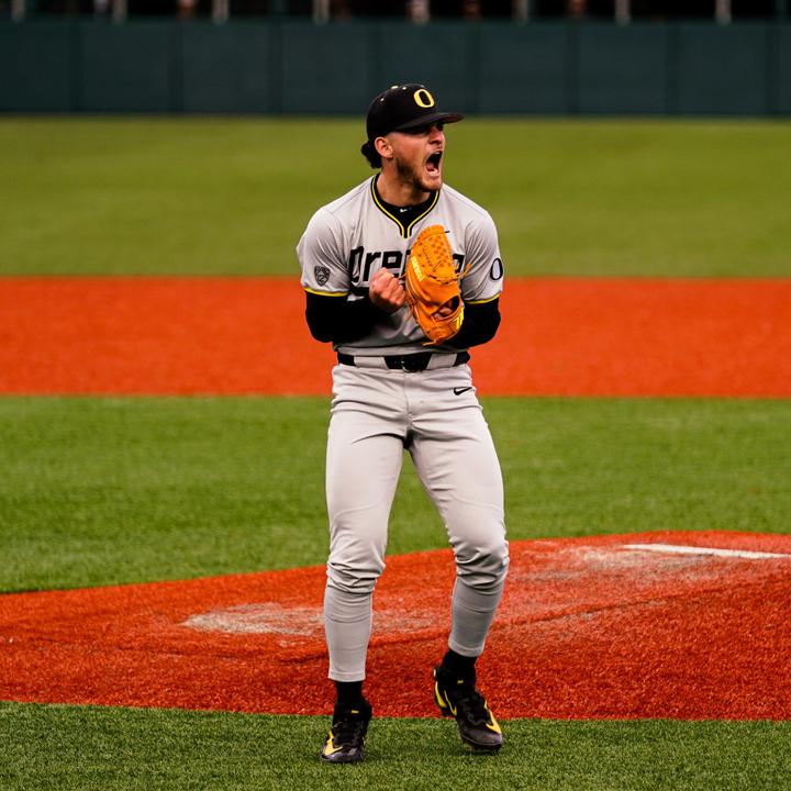 Ducks Fall in Corvallis Pitching Duel