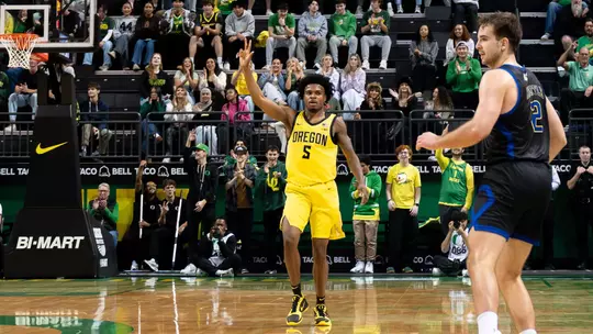 Three-Point Barrage Sinks Jackrabbits Image