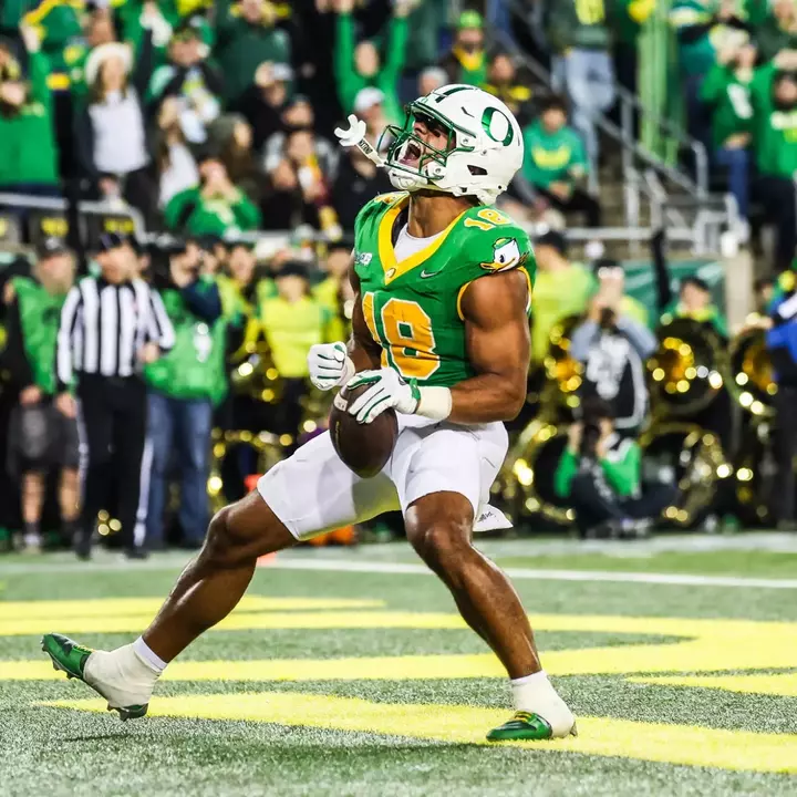 The Oregon Ducks take on the Minnesota Golden Gophers at Autzen Stadium in Eugene, Oregon on November 14, 2025 (Eric Evans Photography)