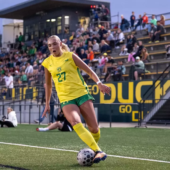 The Oregon Ducks took on the Illinois, Fighting Illini at Pape Field on Thursday, September 18.