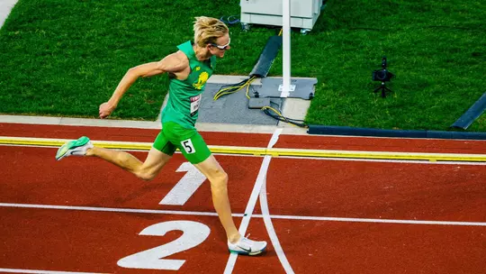 Simeon Birnbaum, 800m finish line at Oregon Twilight (May 8, 2026)