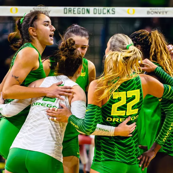 Team celebration huddle vs Washington State (Sept. 6)